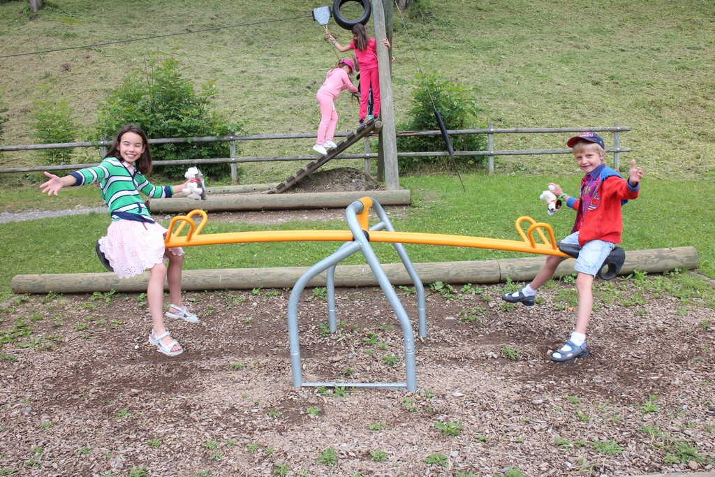 Village Camps International Summer Camp Leysin, Switzerland 2025-08-09 https://www.villagecamps.com/journals_admin/images/1590-3765-1 (138).jpg